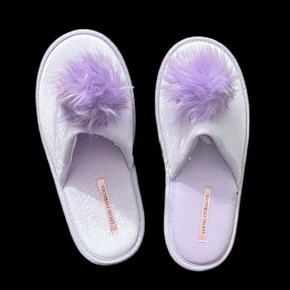 Victoria's Secret Pom-Pom Slides Slippers Lilac Large - Picture 1 of 3